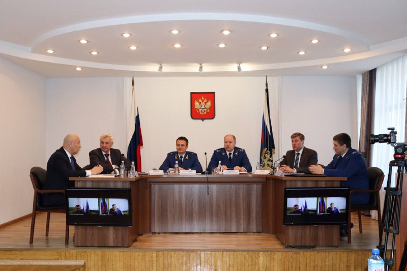 Заместитель начальника управления Генпрокуратуры России по ДФО Антон Климов принял участие в подведении итогов работы прокуратуры Магаданской области за 2024 год и определении задач на 2025 год.
